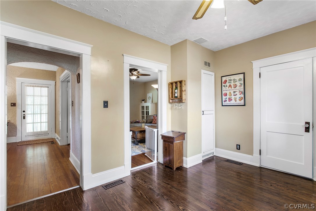 6417 Elko Road Sandston, VA 23150 - Photo 10 of 32 Gallery Image 10