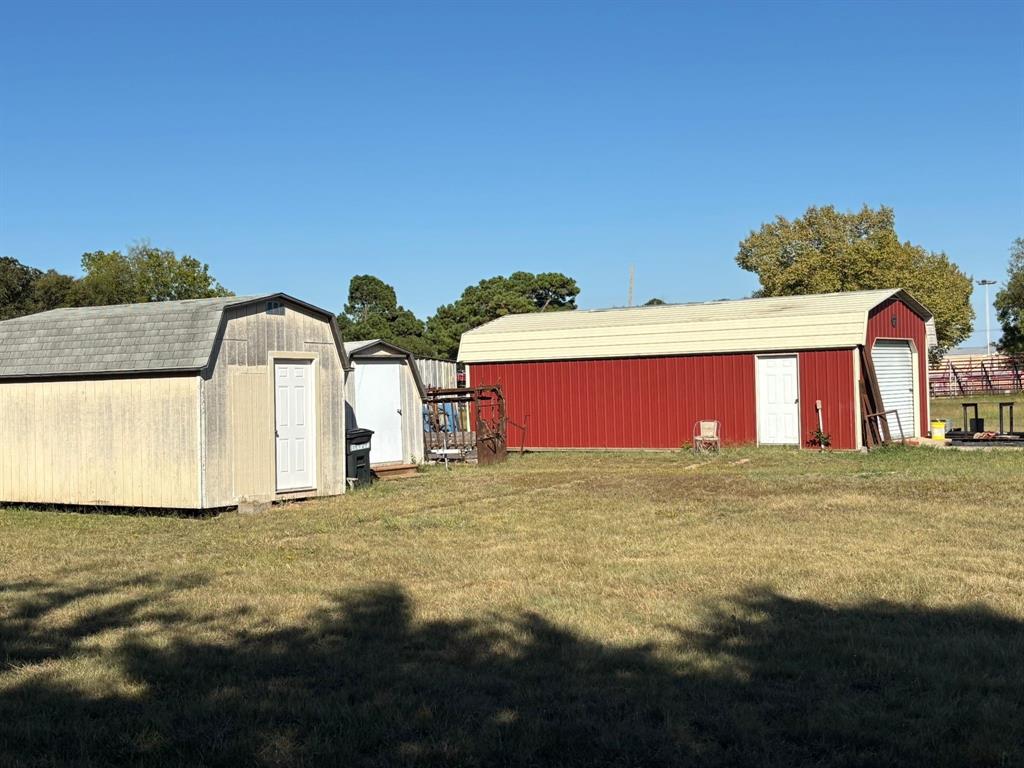 7067 South State Highway 78 Bonham, TX 75418 - Photo 33 of 40 a view of outdoor space and yard