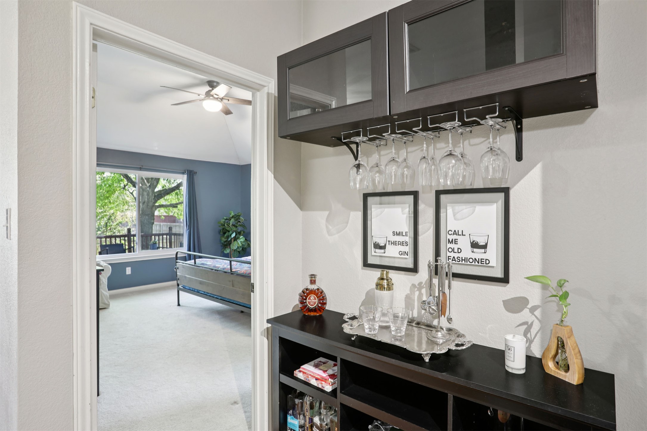 902 Ridgemont Circle Leander, TX 78641 - Photo 10 of 34 a living room with furniture and a window