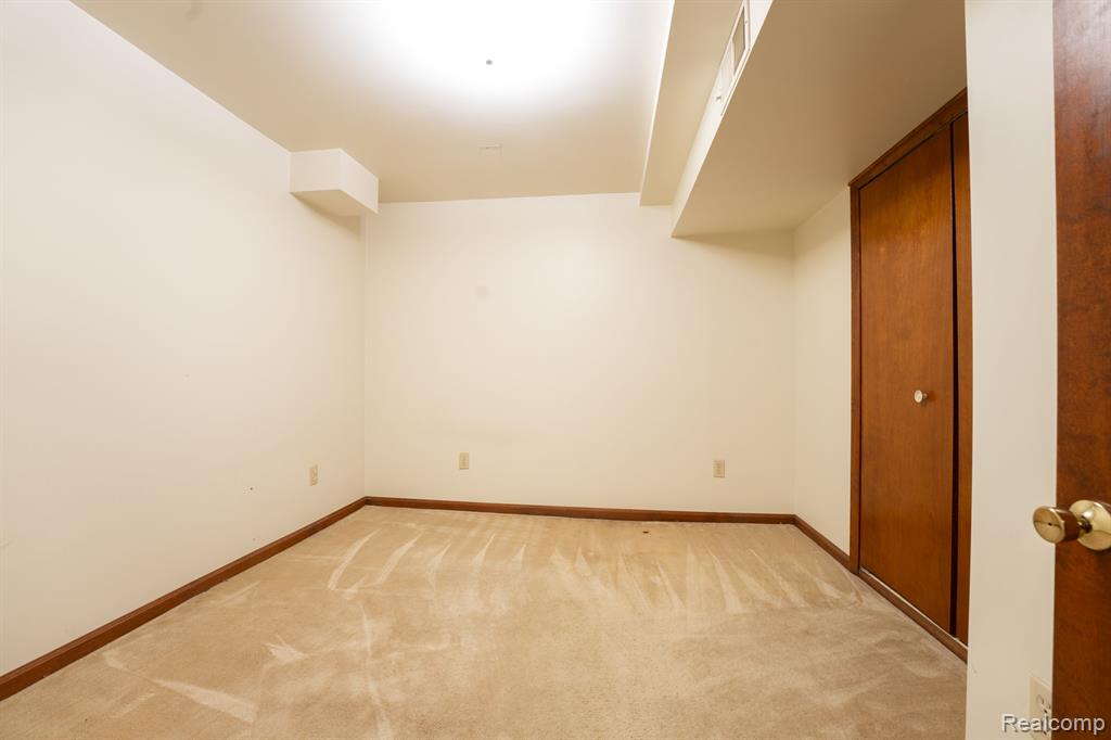 3011 Hunter Road Brighton, MI 48114 - Photo 25 of 30