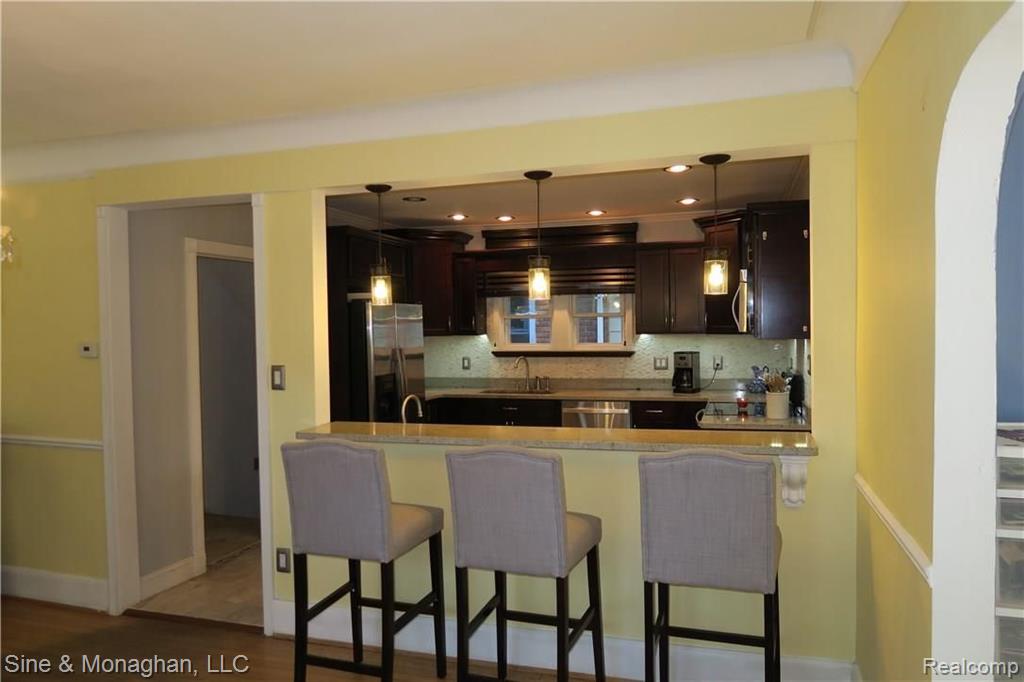 243 McMillan Road Grosse Pointe Farms, MI 48236 - Photo 12 of 27