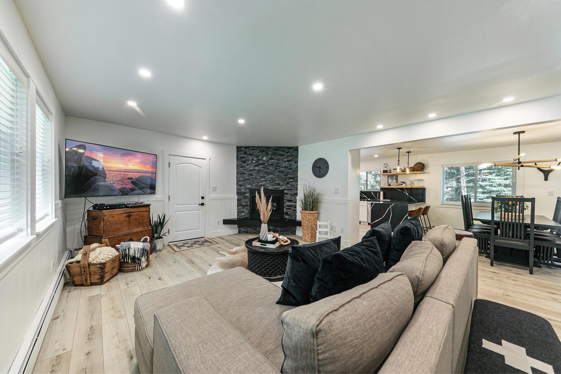 12481 Rainbow Drive Truckee, CA 96161 - Photo 4 of 28