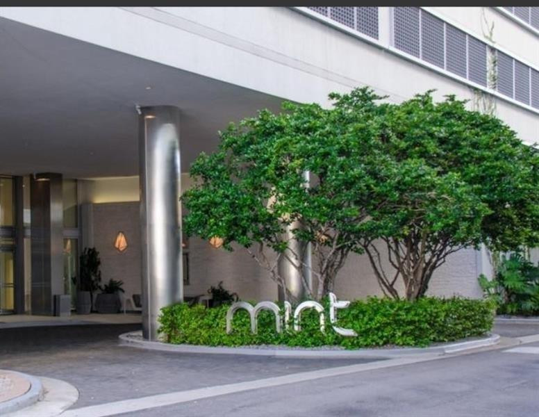 92 Southwest 3rd Street, Unit 1606 Miami, FL 33130 - Photo 2 of 62 a plant that is in front of a building