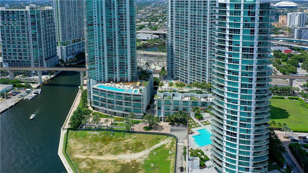 92 Southwest 3rd Street, Unit 1606 Miami, FL 33130 - Photo 46 of 62 a view of roof