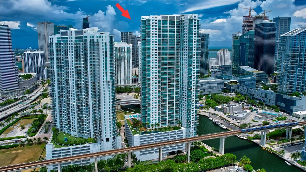 92 Southwest 3rd Street, Unit 1606 Miami, FL 33130 - Photo 53 of 62 a view of buildings