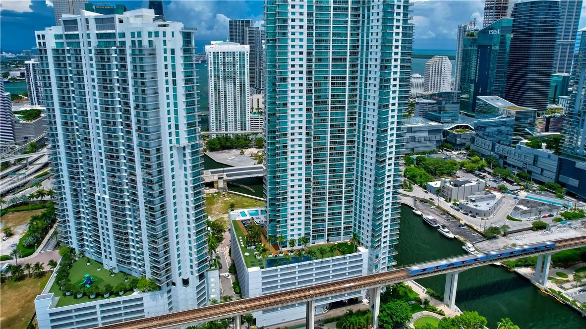 92 Southwest 3rd Street, Unit 1606 Miami, FL 33130 - Photo 54 of 62 a view of buildings