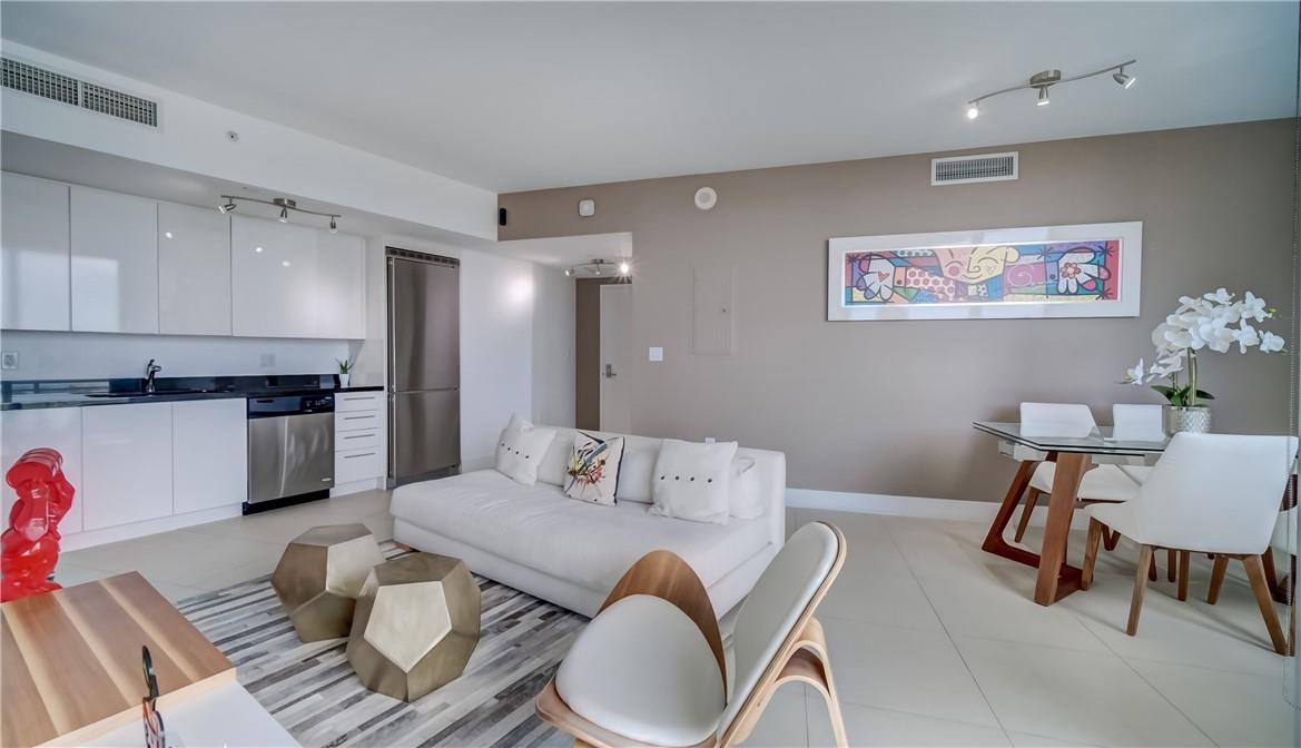 92 Southwest 3rd Street, Unit 1606 Miami, FL 33130 - Photo 8 of 62 Photo 8