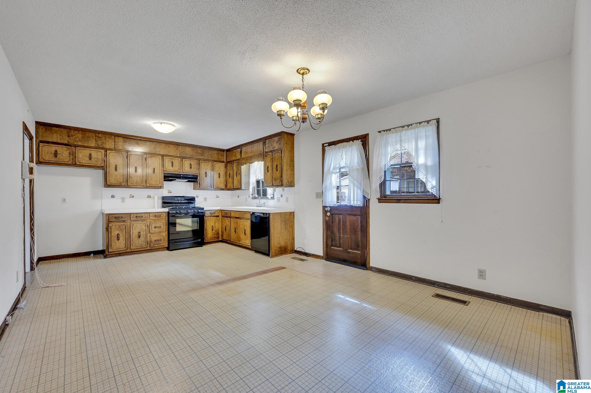 203 Meadow Lane Oneonta, AL 35121 - Photo 10 of 27
