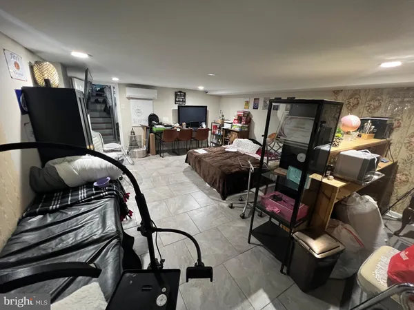 a view of a livingroom with furniture and