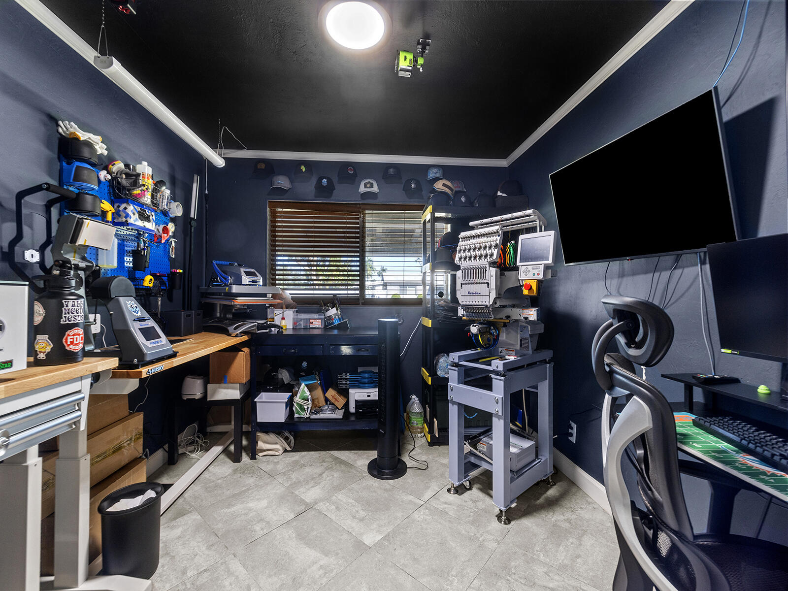 6960 Thomas Street Hollywood, FL 33021 - Photo 21 of 32 a view of a room with gym equipment