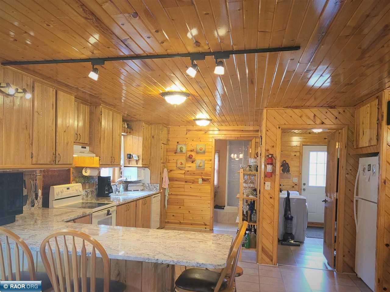 9341 Biss Road Britt, MN 55710 - Photo 4 of 33 Gallery Image 4