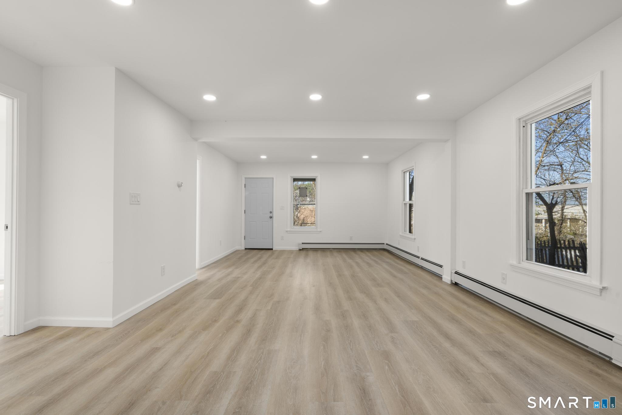 993 East Main Street Waterbury, CT 06705 - Photo 11 of 40 1st Floor