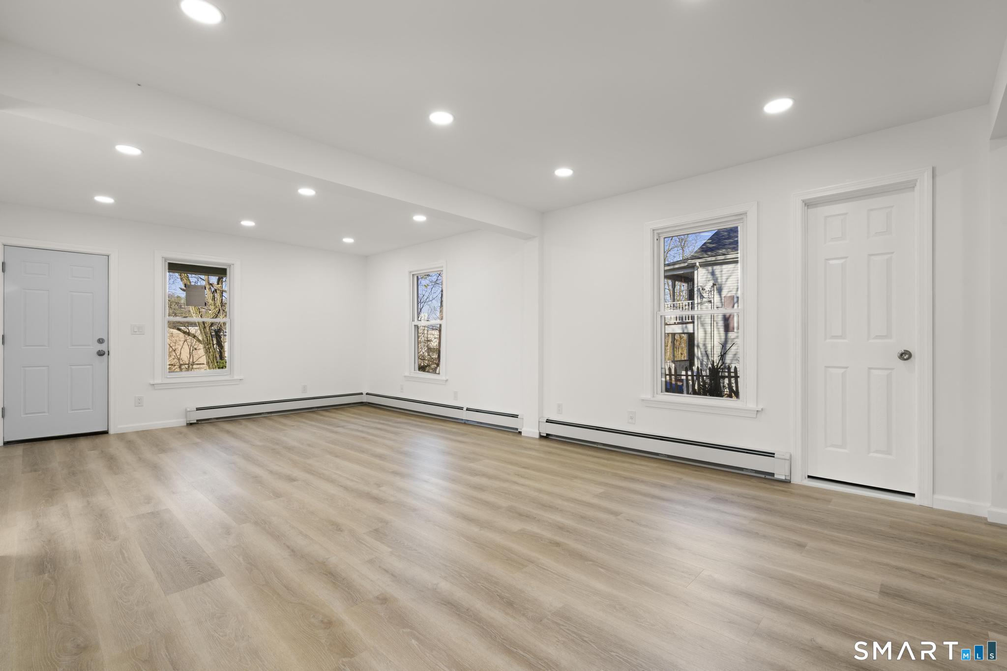 993 East Main Street Waterbury, CT 06705 - Photo 13 of 40 1st Floor