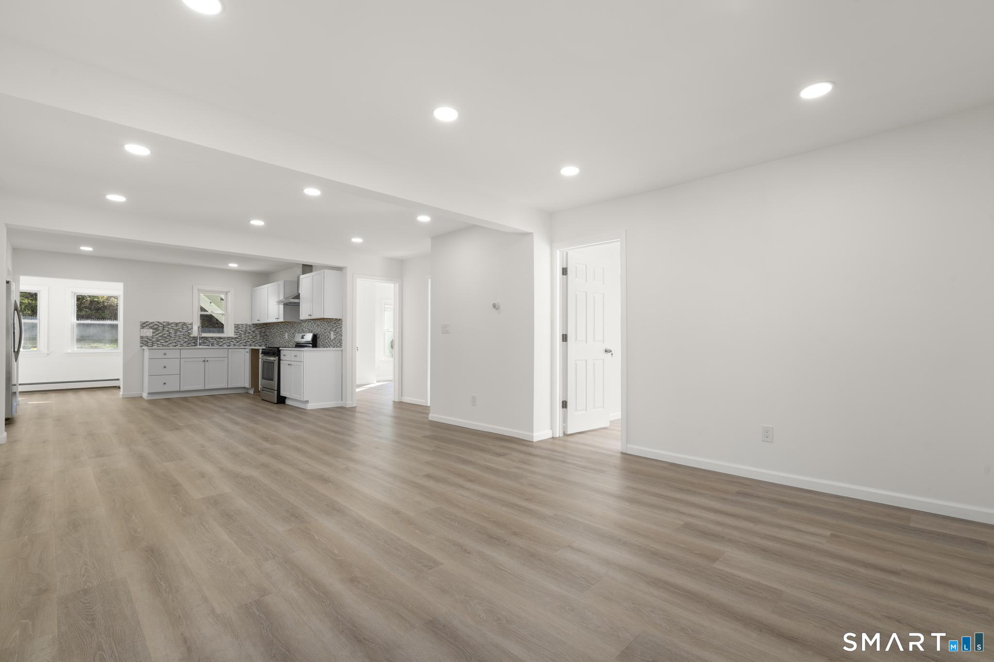 993 East Main Street Waterbury, CT 06705 - Photo 14 of 40 1st Floor