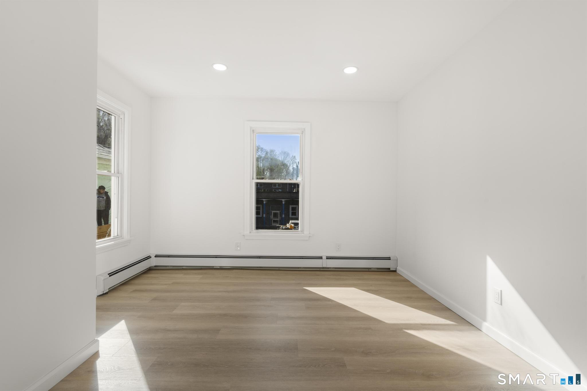 993 East Main Street Waterbury, CT 06705 - Photo 19 of 40 1st Floor
