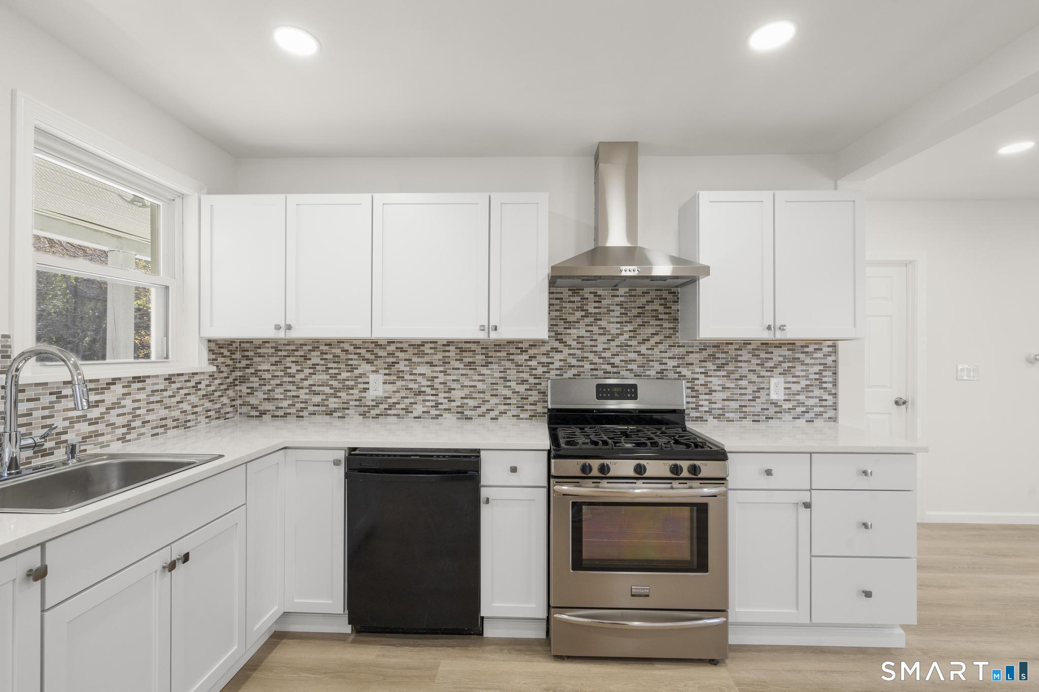 993 East Main Street Waterbury, CT 06705 - Photo 27 of 40 2nd Floor