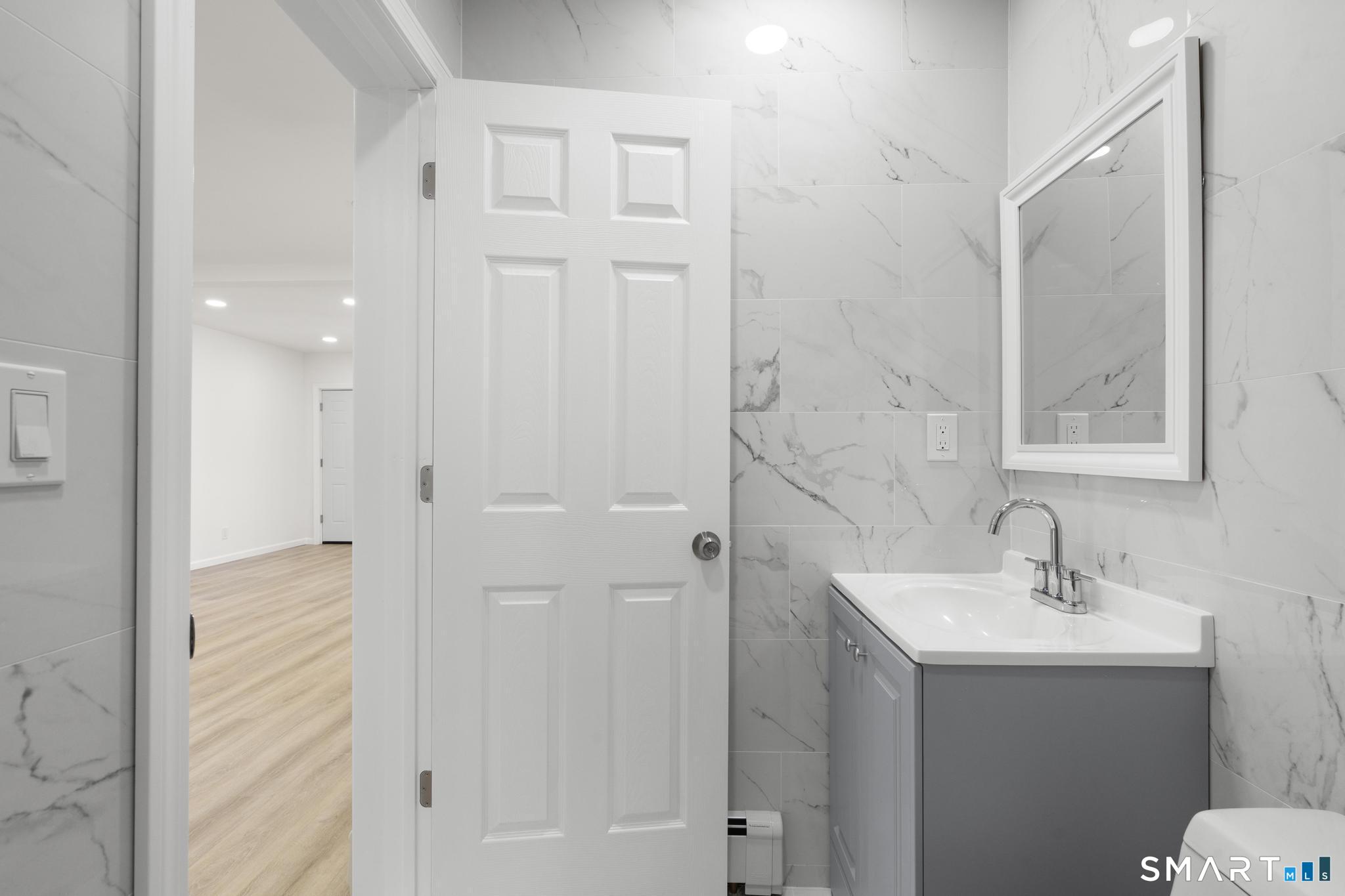 993 East Main Street Waterbury, CT 06705 - Photo 28 of 40 2nd Floor