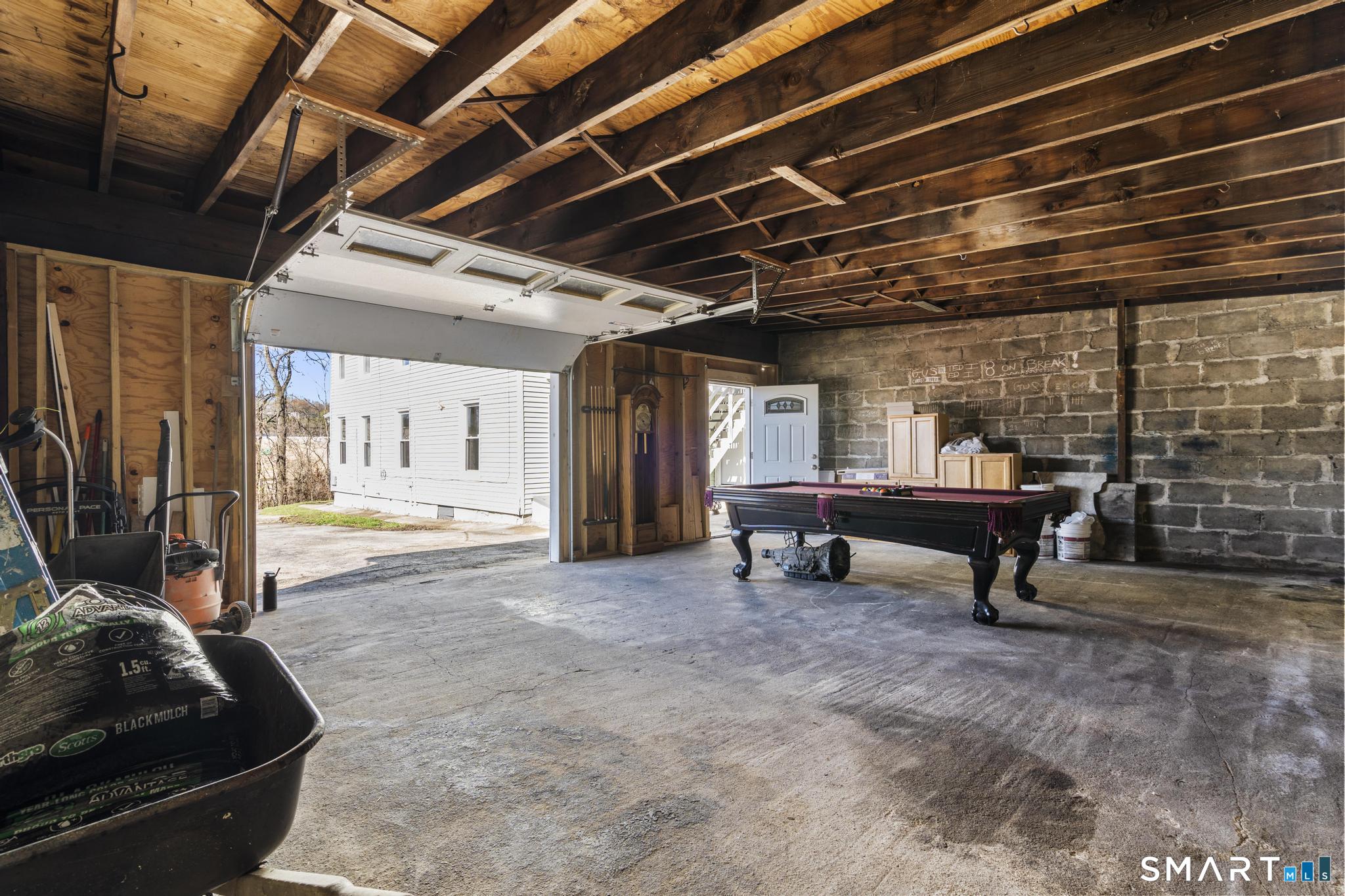 993 East Main Street Waterbury, CT 06705 - Photo 7 of 40 Exterior