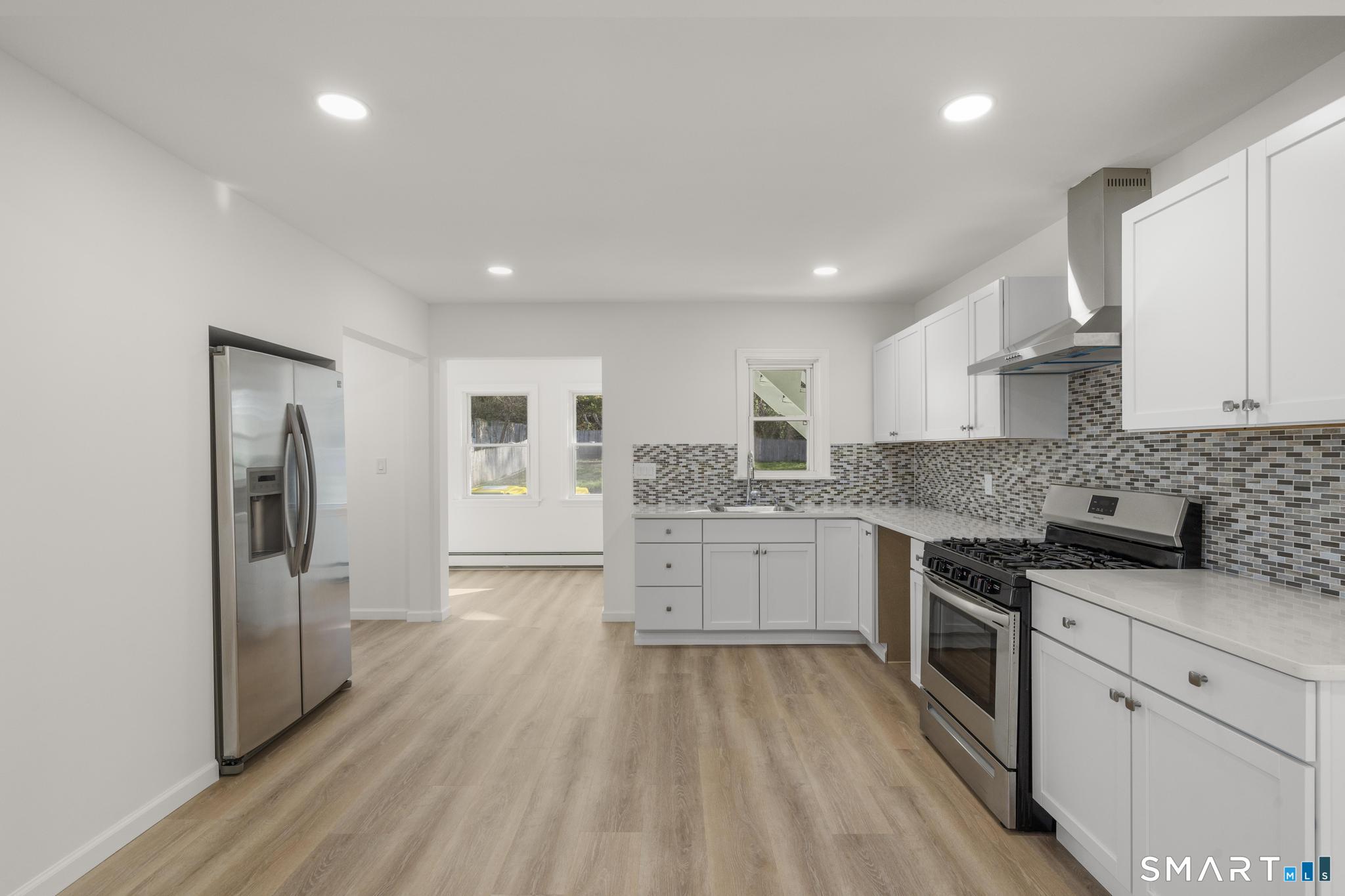 993 East Main Street Waterbury, CT 06705 - Photo 10 of 40 1st Floor
