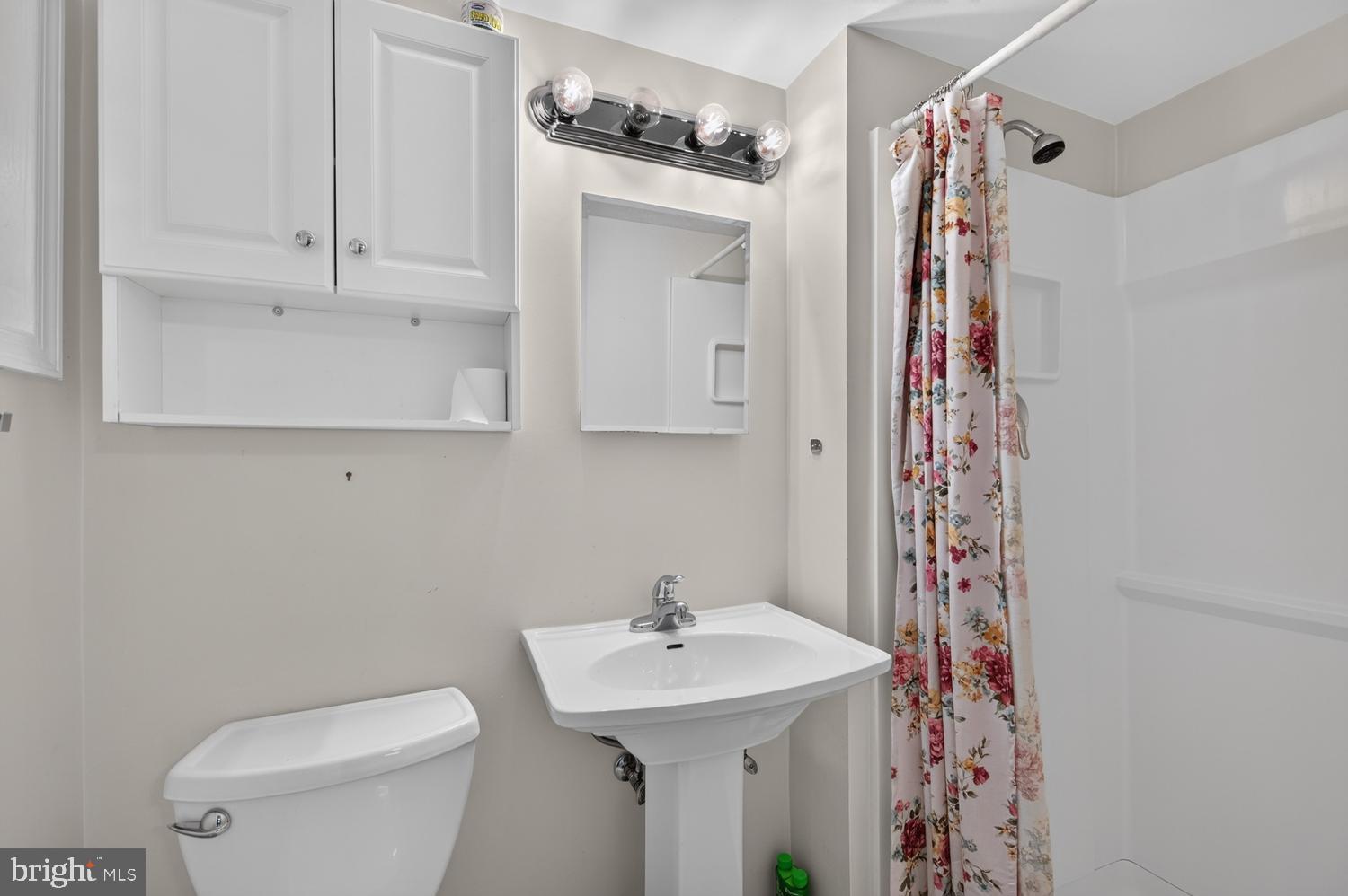 7011 Sea Cliff Road McLean, VA 22101 - Photo 28 of 37 Lower Level Full Bathroom
