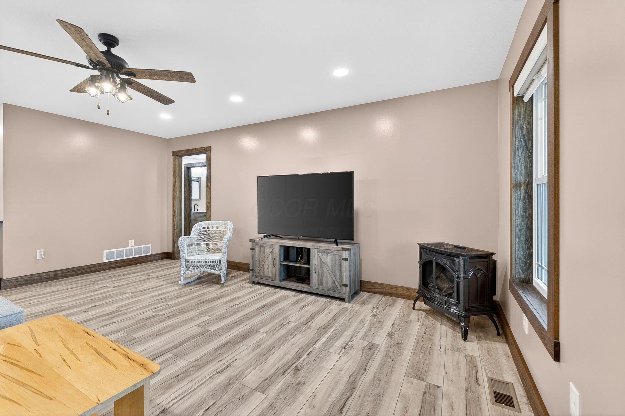 25461 Shoemaker Road Circleville, OH 43113 - Photo 20 of 61 25461 Shoemaker (Interior)-6