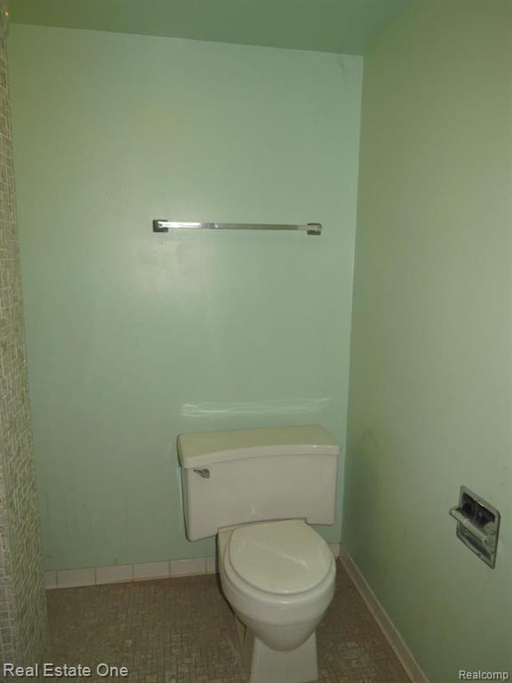 6515 Pelham Road Allen Park, MI 48101 - Photo 23 of 28 Gallery Image 23