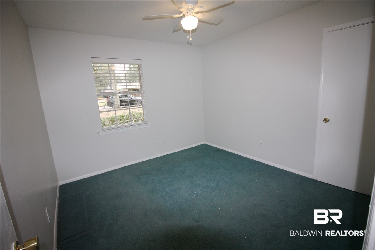 5558 Andover Boulevard Mobile, AL 36609 - Photo 11 of 23
