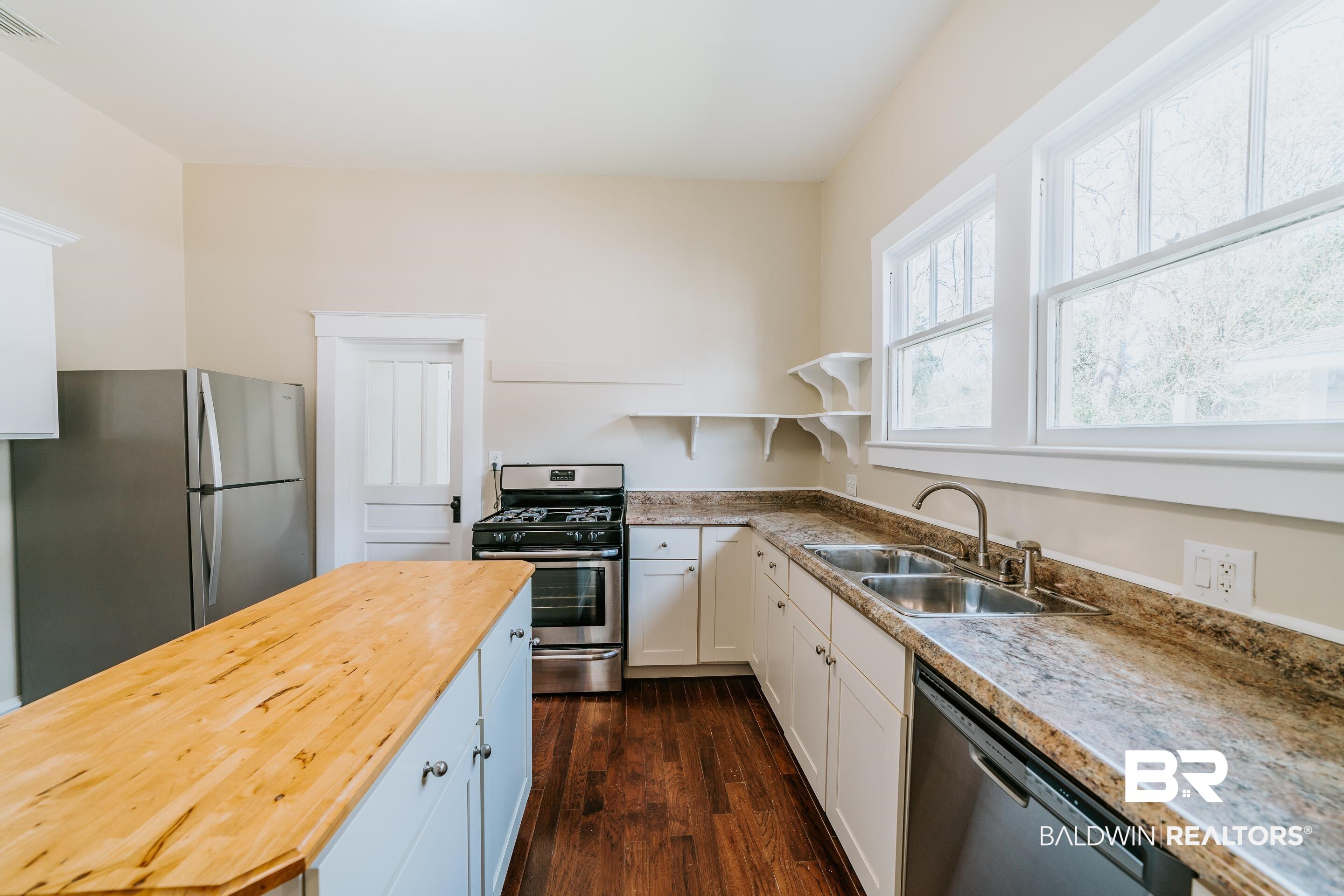60 Lee Street Mobile, AL 36604 - Photo 11 of 24 Gallery Image 11