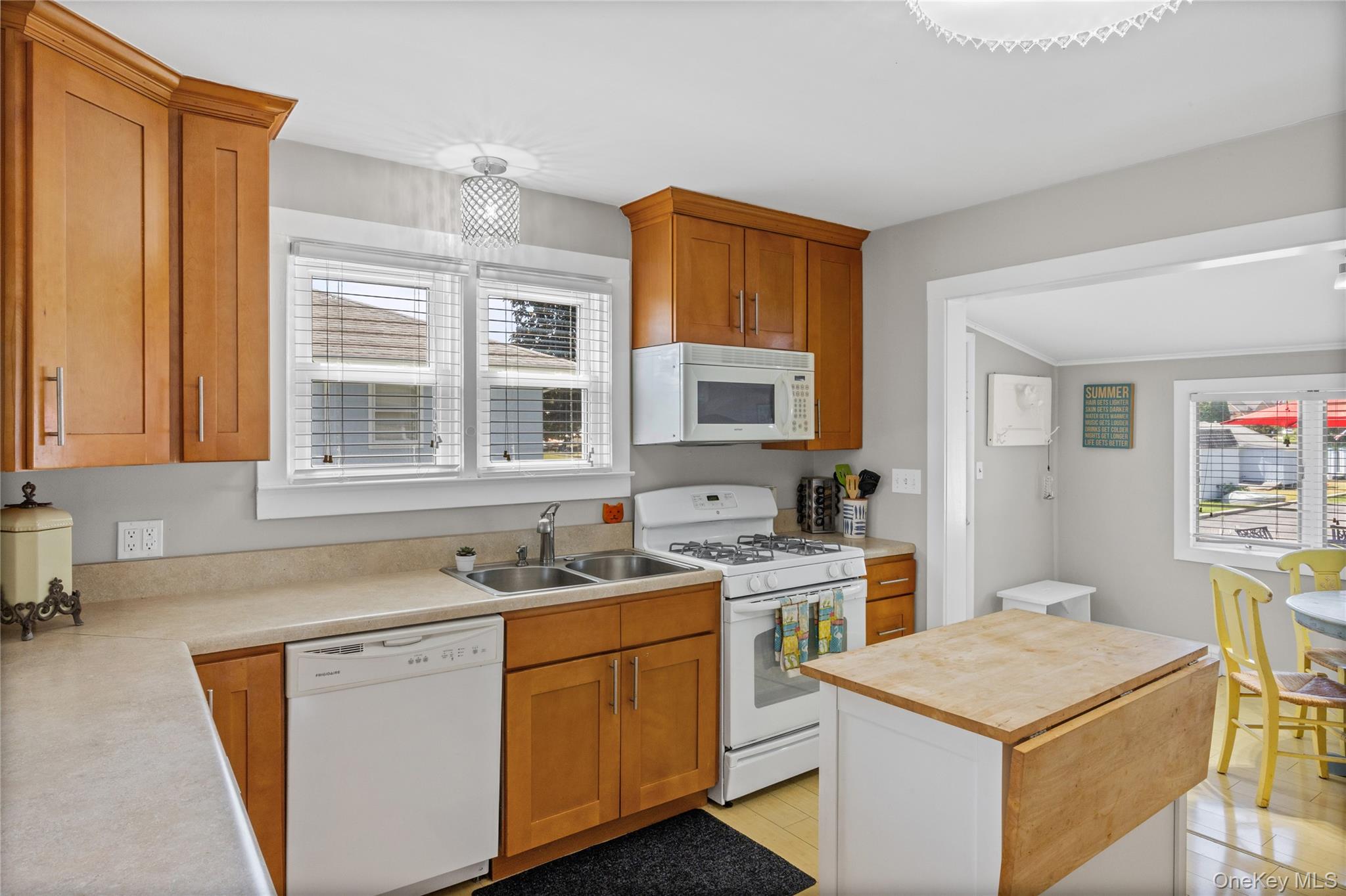 83 Beach Road Riverhead, NY 11901 - Photo 9 of 23