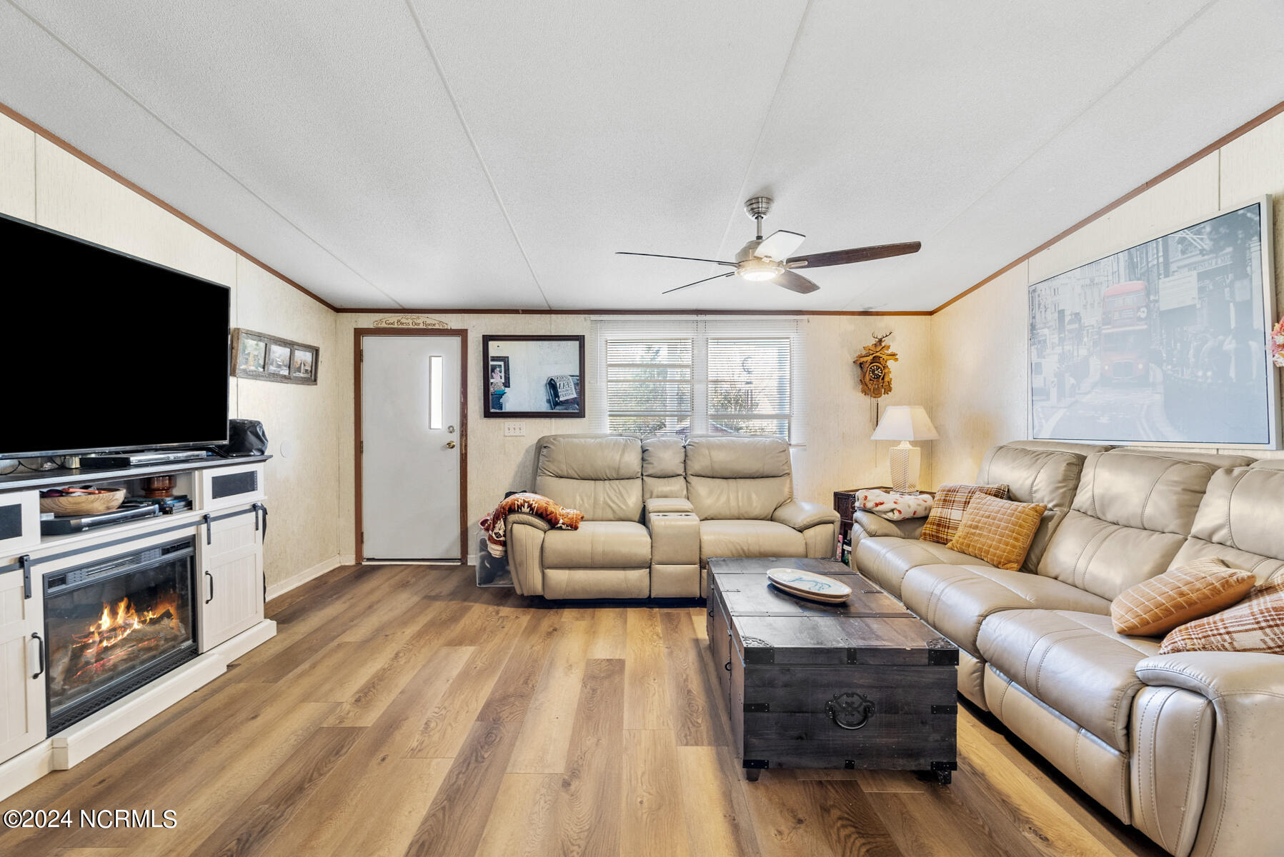 571 Cooper Garrett Road Moyock, NC 27958 - Photo 2 of 39 Living Room