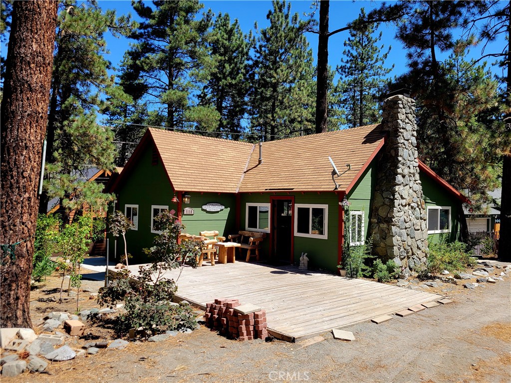 a view of a patio on the house