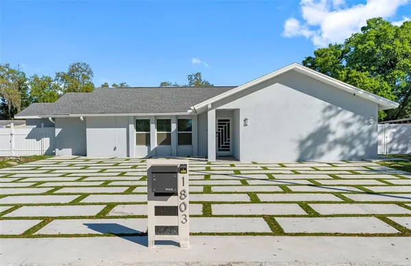 $585,000 | 1803 Lakecrest Avenue, Brandon, FL 33510