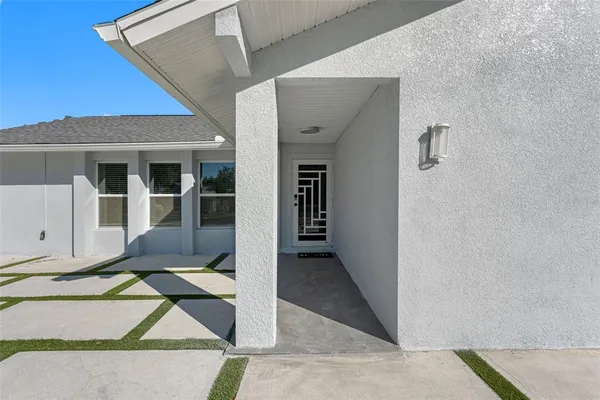 $585,000 | 1803 Lakecrest Avenue, Brandon, FL 33510