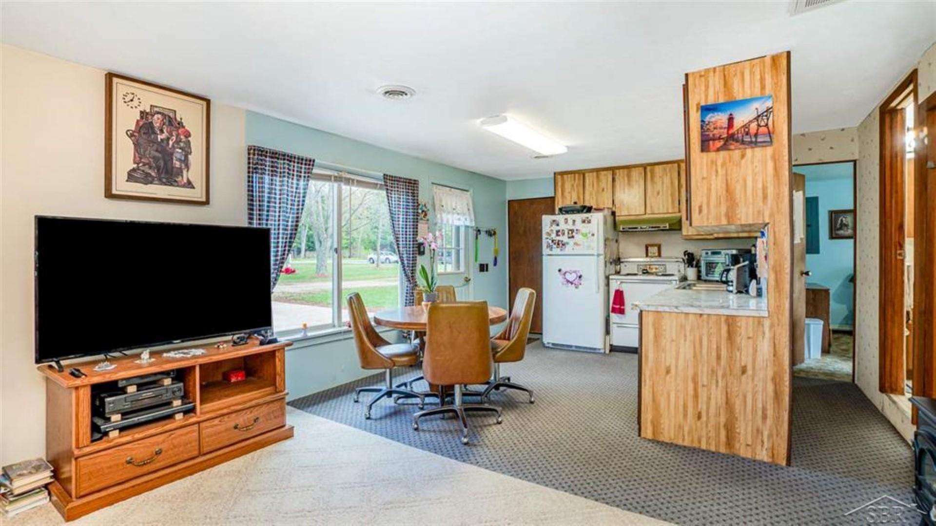 3901 West Shaffer Road Coleman, MI 48618 - Photo 7 of 25