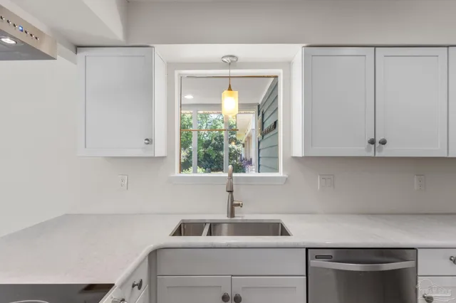 $650,000 | 1604 Sumatra Lane, Gulf Breeze, FL 32563