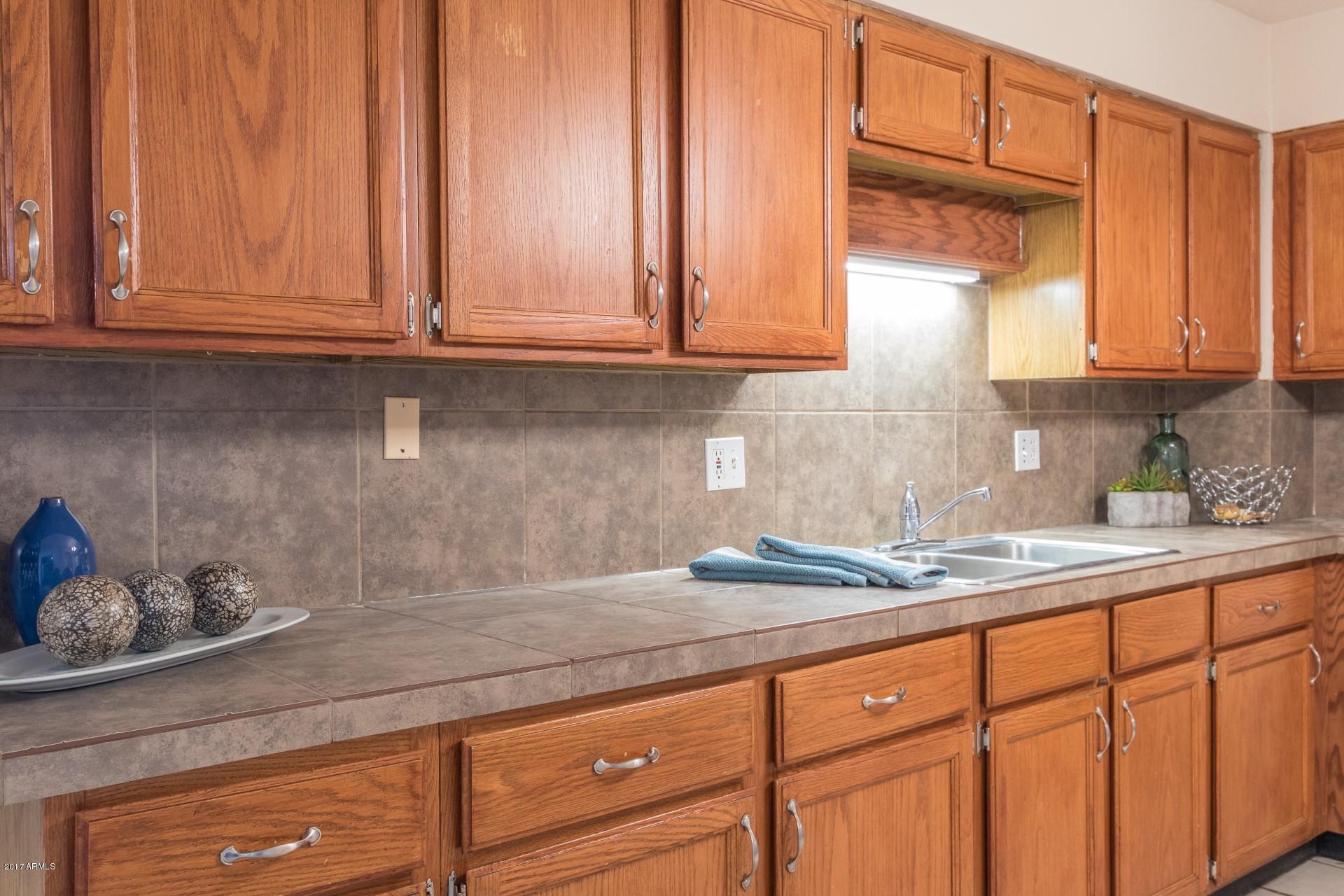 6401 West Osborn Road Phoenix, AZ 85033 - Photo 8 of 28 0015-Osborn (15)