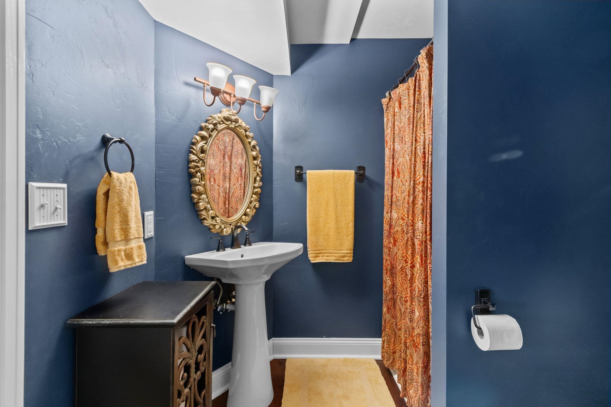 W5837 Royal Troon Road Menasha, WI 54952 - Photo 27 of 73