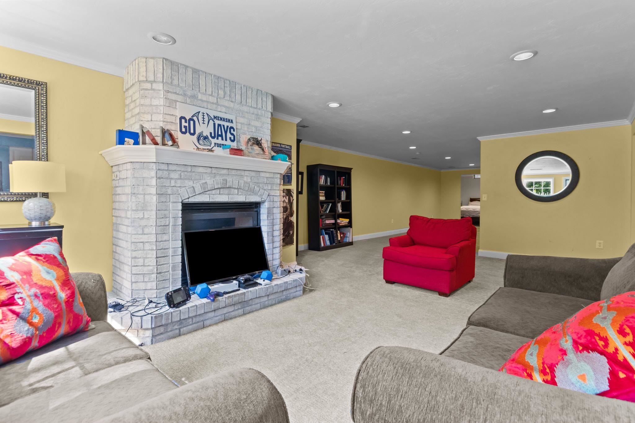 W5837 Royal Troon Road Menasha, WI 54952 - Photo 35 of 73