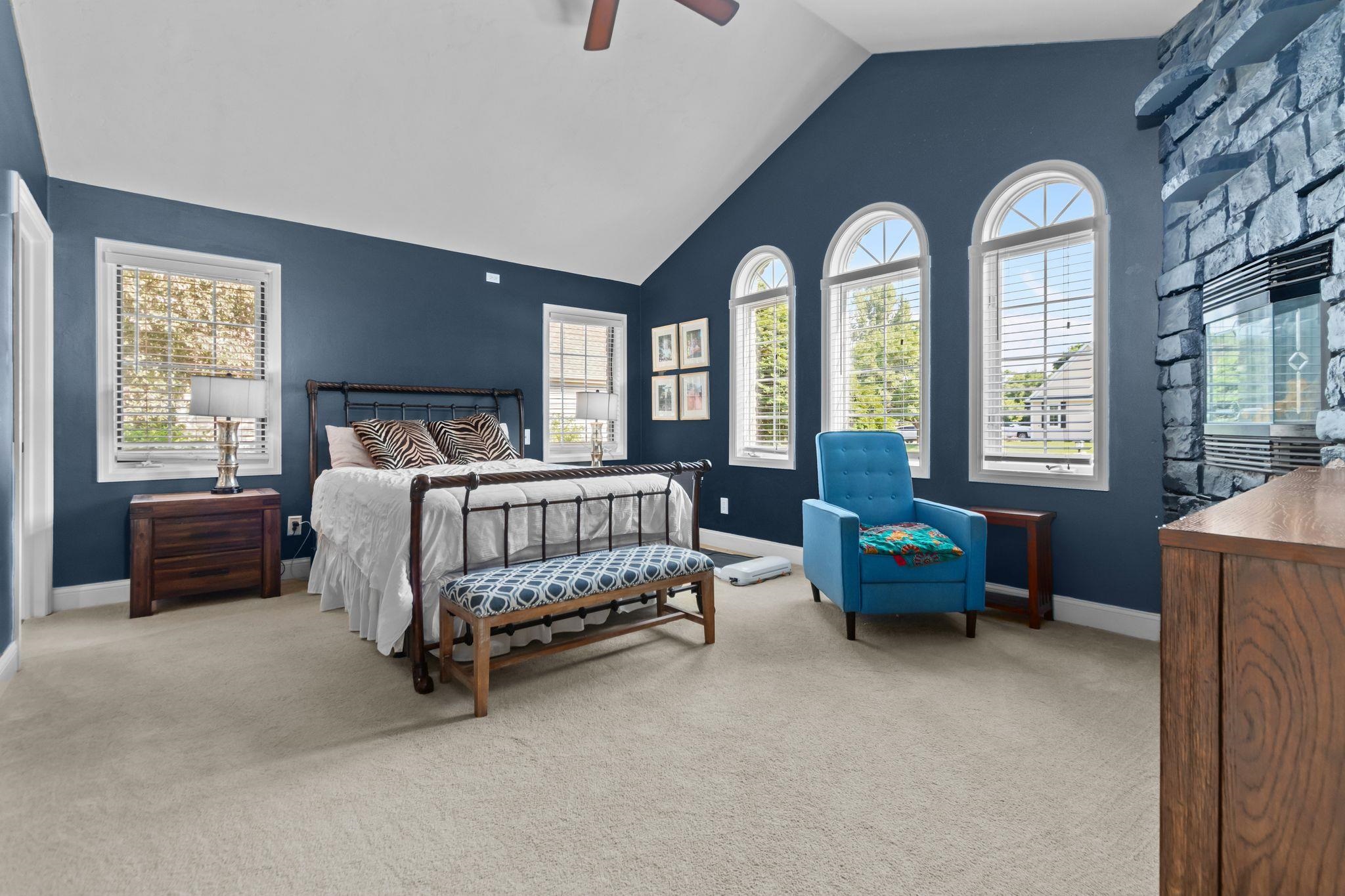 W5837 Royal Troon Road Menasha, WI 54952 - Photo 4 of 73