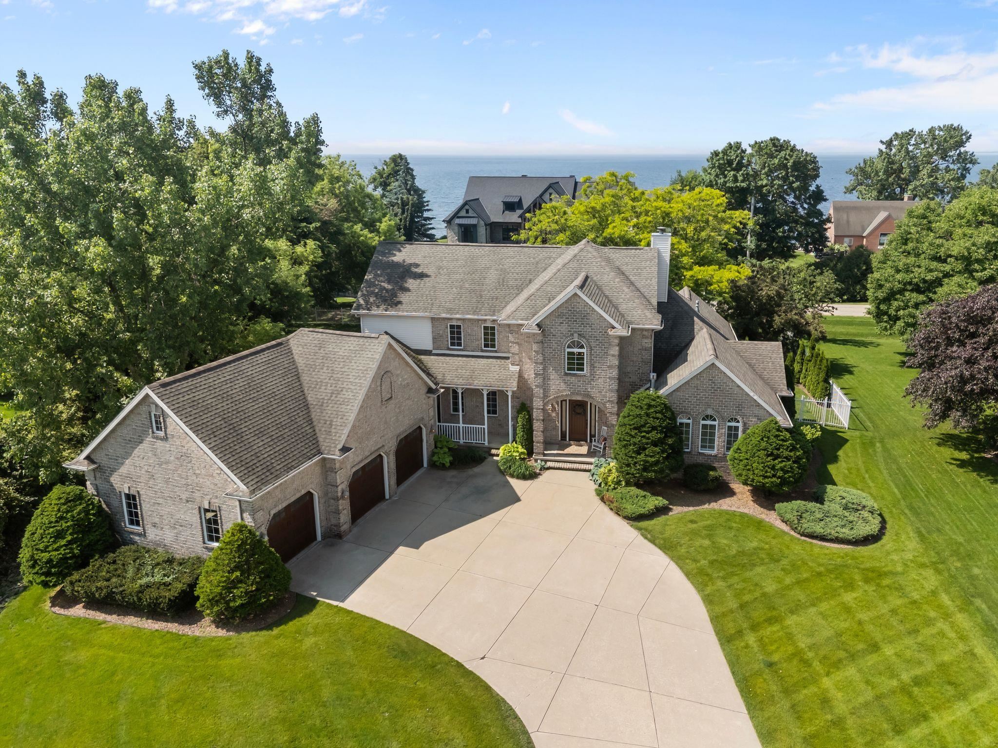 W5837 Royal Troon Road Menasha, WI 54952 - Photo 56 of 73