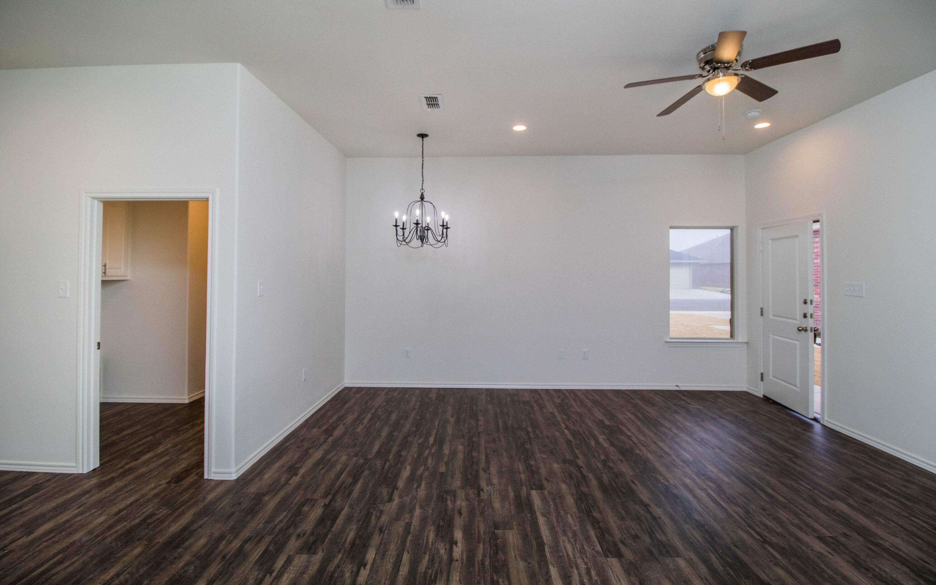 2015 102nd Street Lubbock, TX 79423 - Photo 5 of 24 Living 3