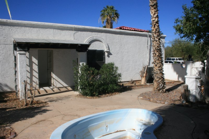 2501 West Dobbins Road Phoenix, AZ 85041 - Photo 23 of 23 SIDE YARD-SPA