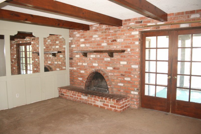 2501 West Dobbins Road Phoenix, AZ 85041 - Photo 5 of 23 FAMILY ROOM