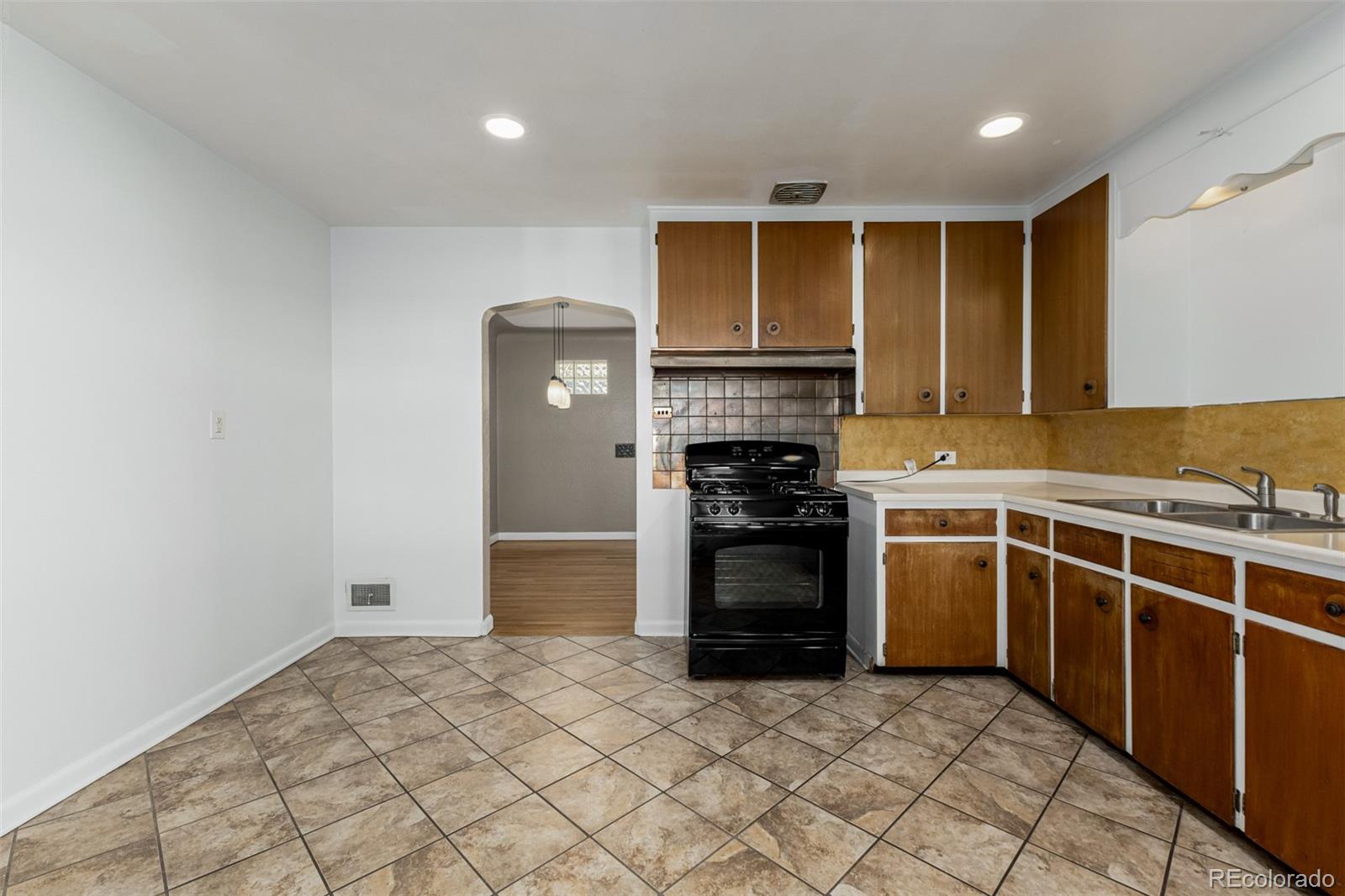 5905 West 37th Place Wheat Ridge, CO 80033 - Photo 11 of 27