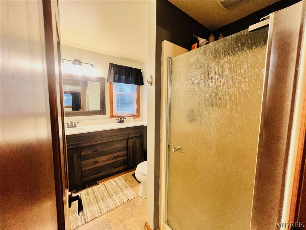 7370 Delamater Road Evans, NY 14047 - Photo 17 of 39 primary bath