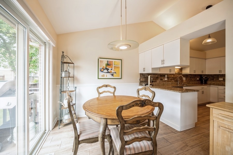 1929 Koehling Road Northbrook, IL 60062 - Photo 3 of 16 Gallery Image 3