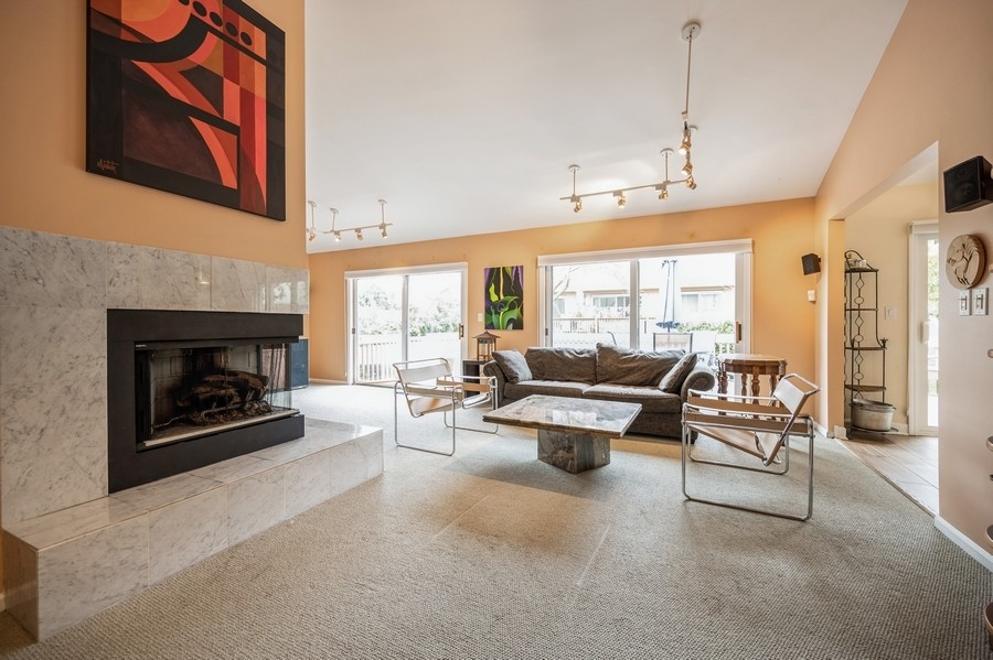 1929 Koehling Road Northbrook, IL 60062 - Photo 4 of 16 Gallery Image 4