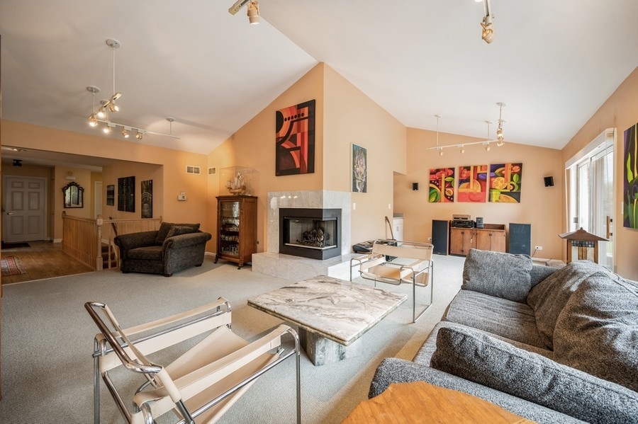 1929 Koehling Road Northbrook, IL 60062 - Photo 5 of 16 Gallery Image 5