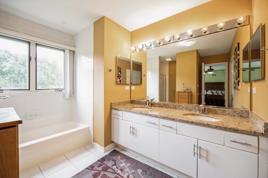 1929 Koehling Road Northbrook, IL 60062 - Photo 8 of 16 Gallery Image 8