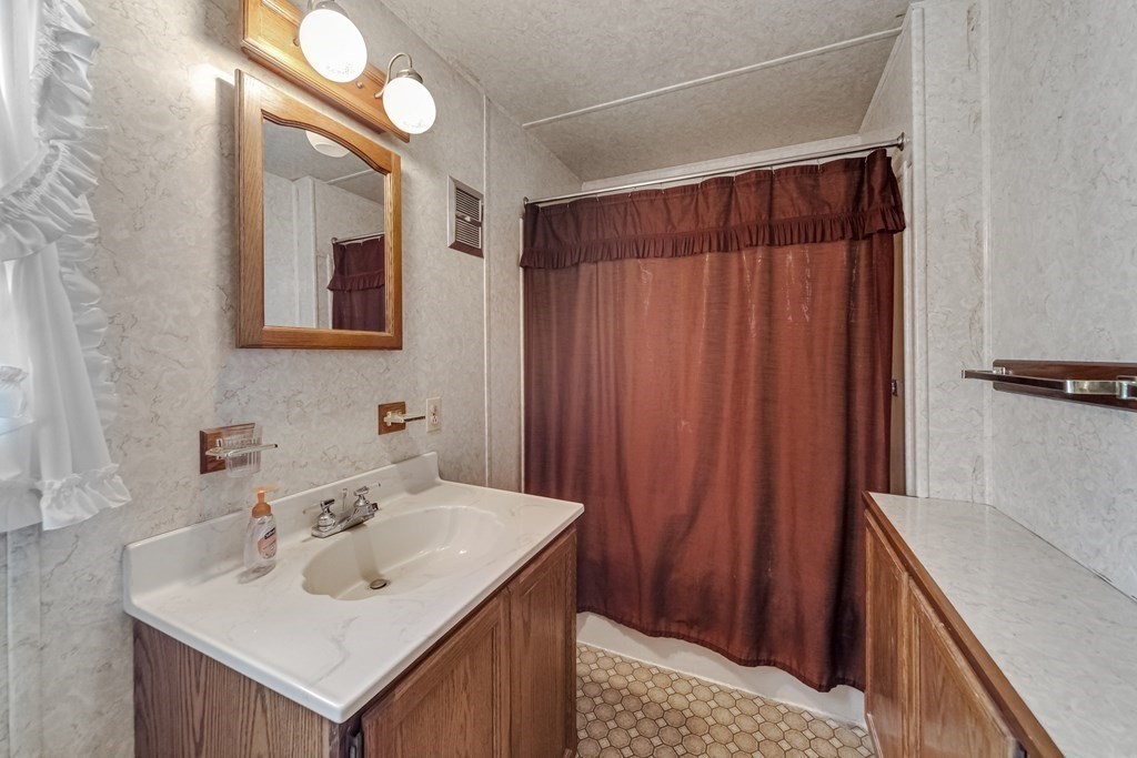 12 Wilder Place Northampton, MA 01062 - Photo 38 of 42